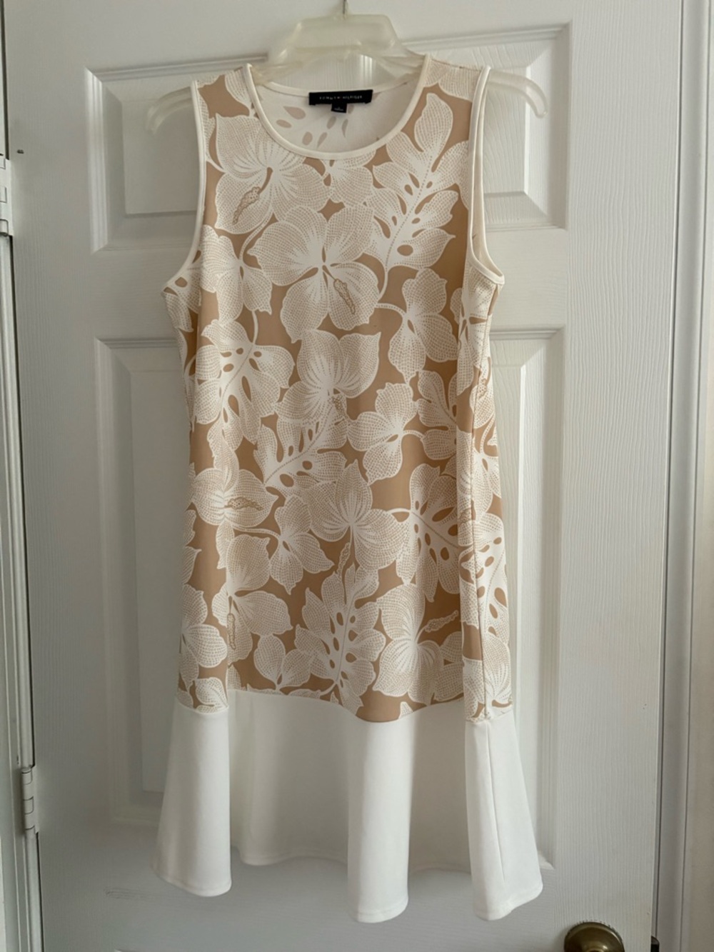 Tommy Hilfiger Beige and White Floral Sleeveless Shift Dress